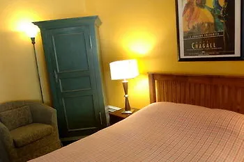 La Conciergerie Guesthouse Montreal Inn