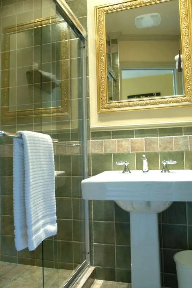 La Conciergerie Guesthouse Montreal Inn