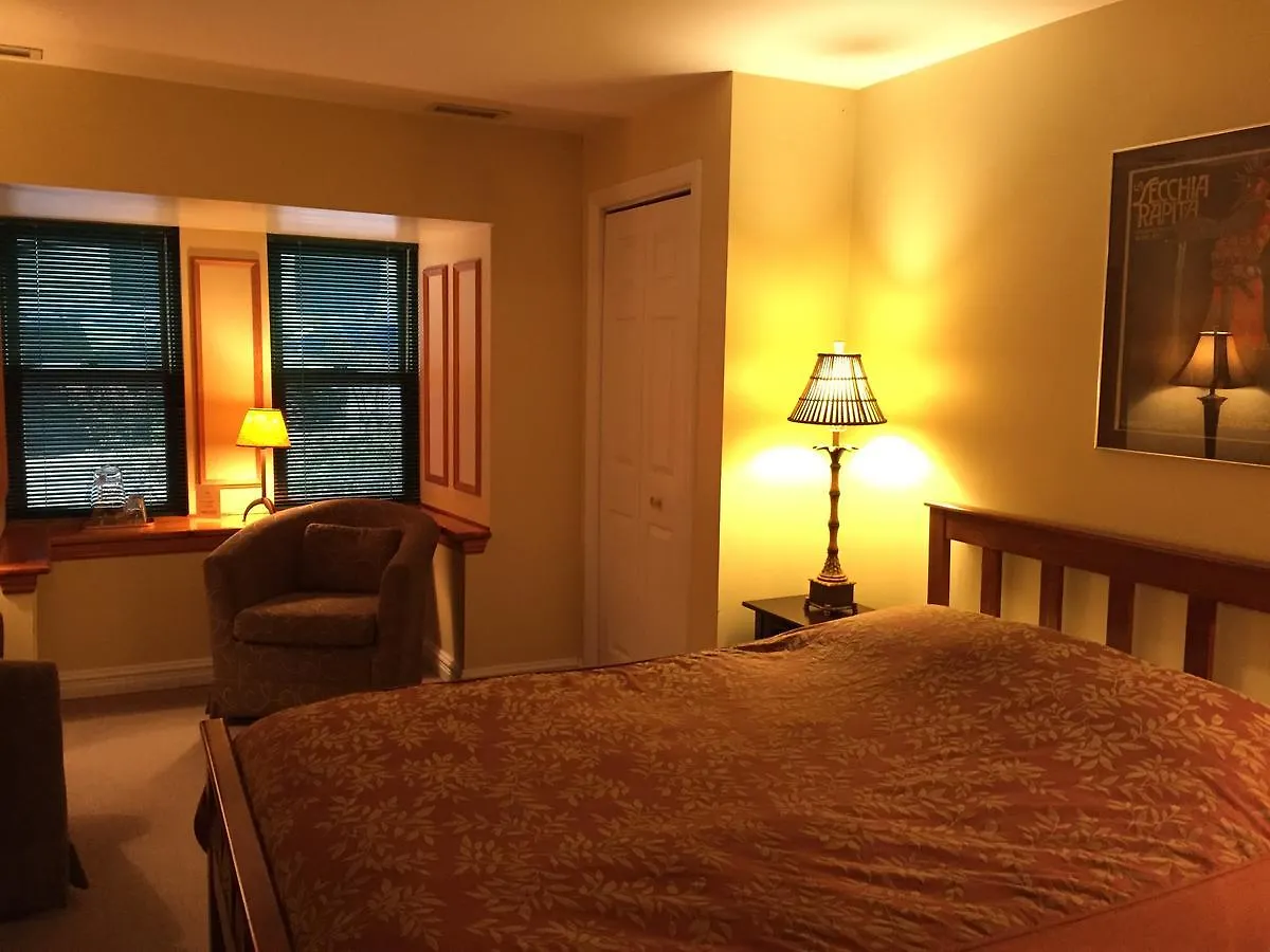 Inn La Conciergerie Guesthouse Montreal