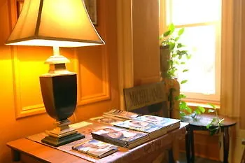 Inn La Conciergerie Guesthouse Montreal