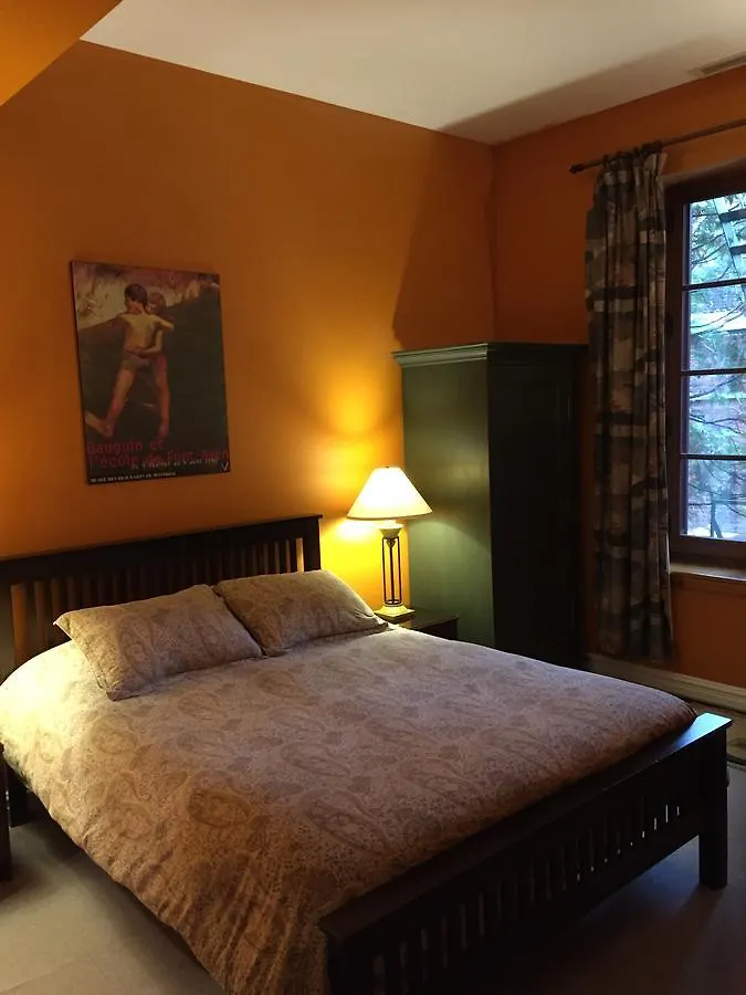 *** Inn La Conciergerie Guesthouse Montreal Canada