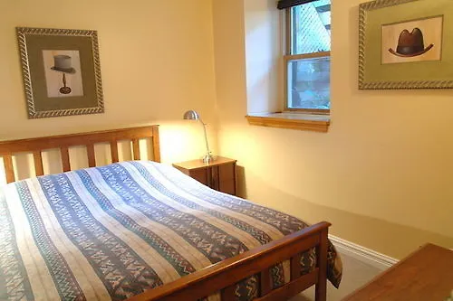 La Conciergerie Guesthouse Montreal Inn
